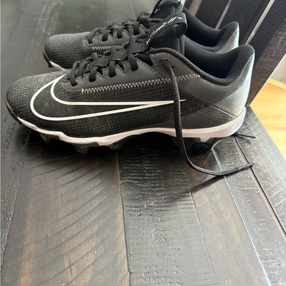 Boys baseball cleats